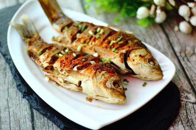 好吃到停不下筷子的香酥烤魚，做法簡(jiǎn)單，少油少鹽，吃起來(lái)更健康